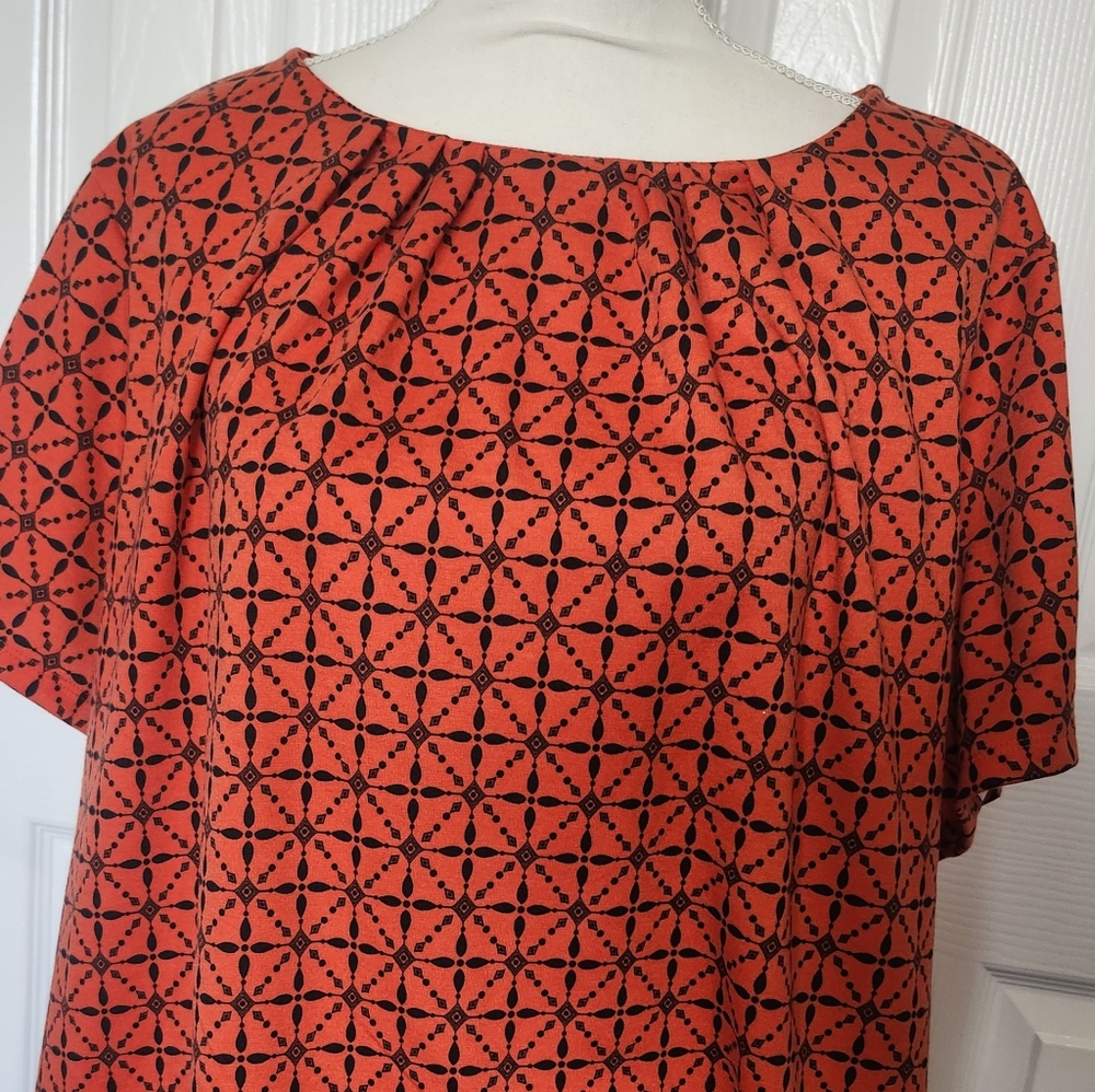 EUC Liz Claiborne Size 2X Red/Black short sleeve pullover blouse